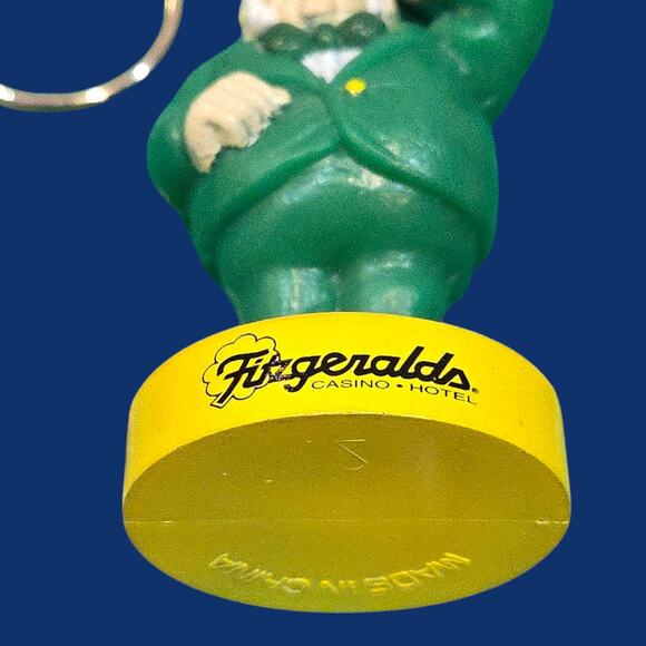St. Patrick's 1980 Leprechaun Power Button & Vintage Casino Lucky Irish Keychain - Picture 7 of 13